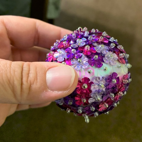 Beautiful Christmas Ornament - Picture 1 of 4